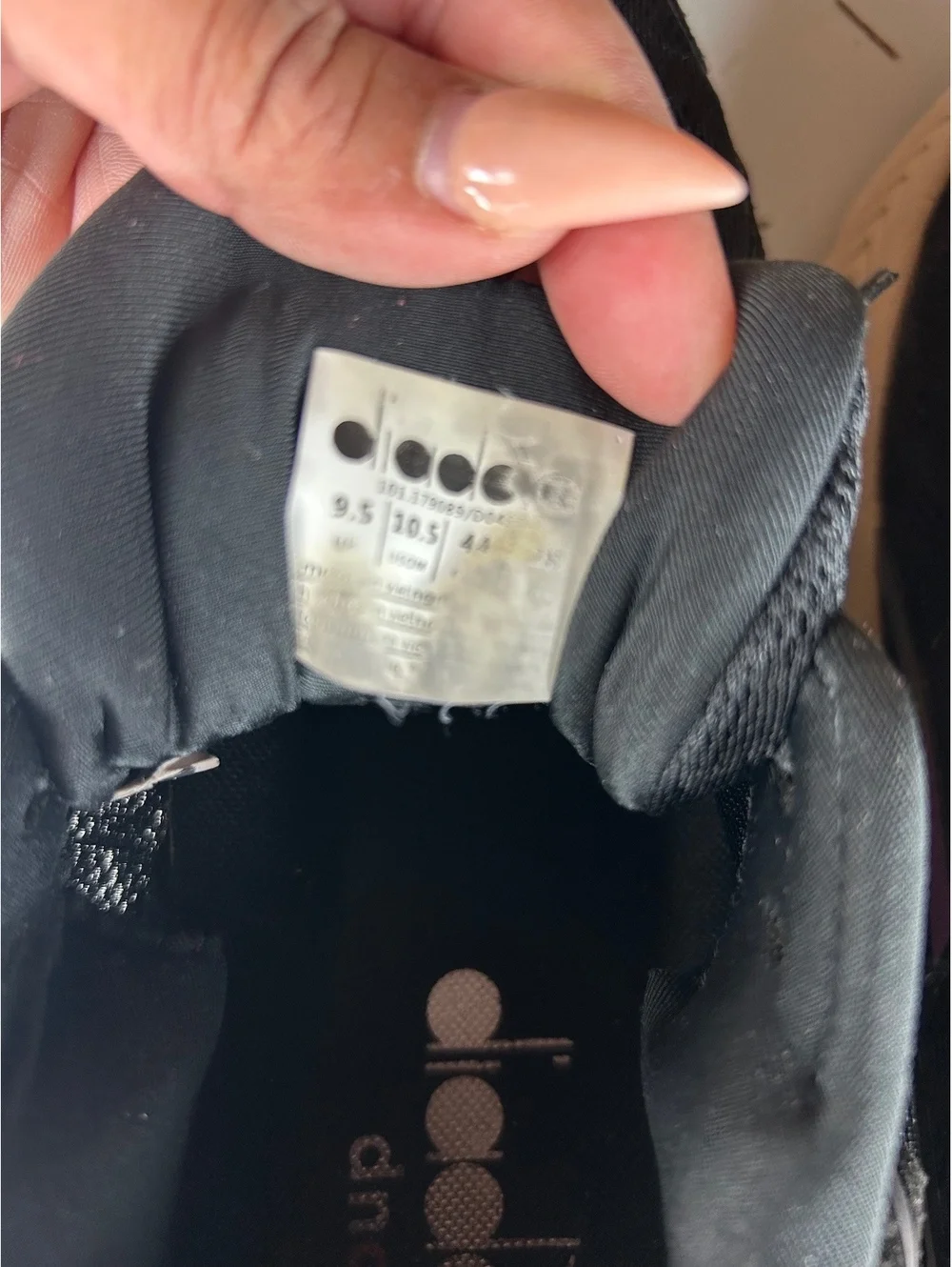 Diadora black running shoes